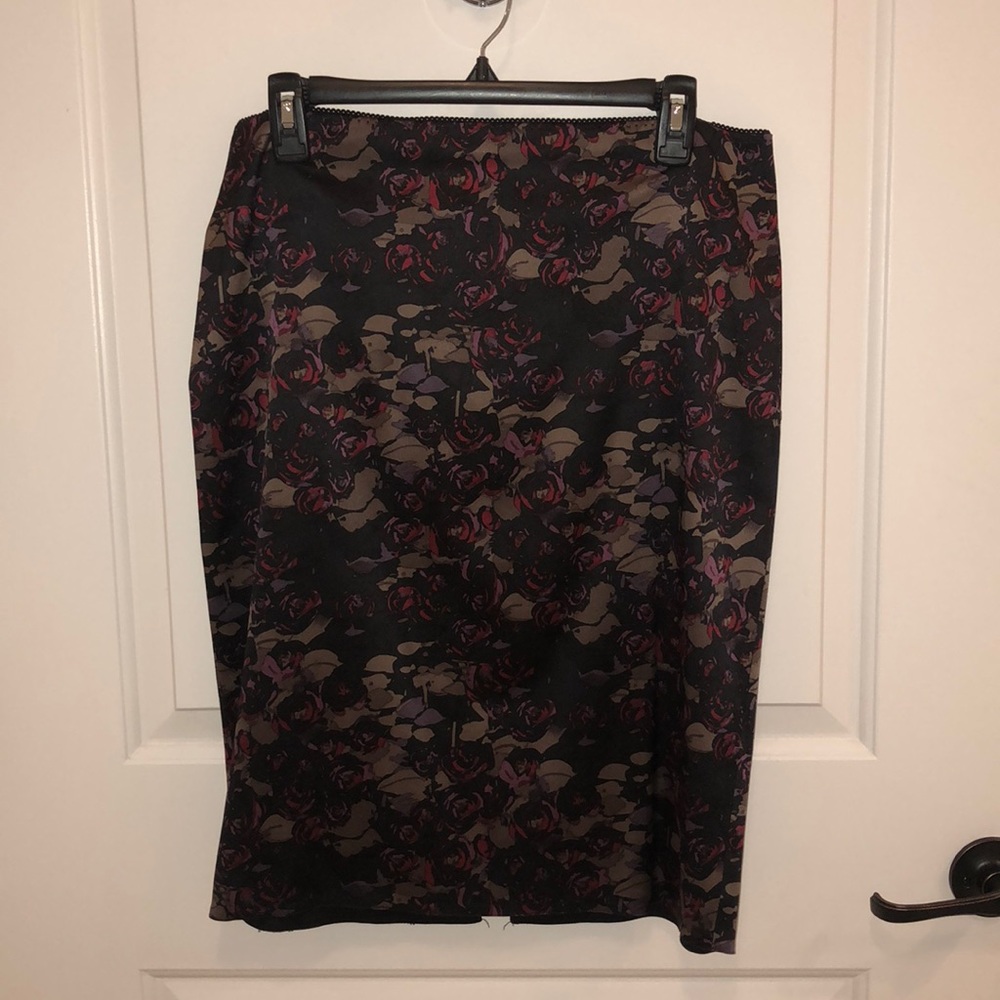 Elie Tahari reversible silk pencil skirt. Size 10